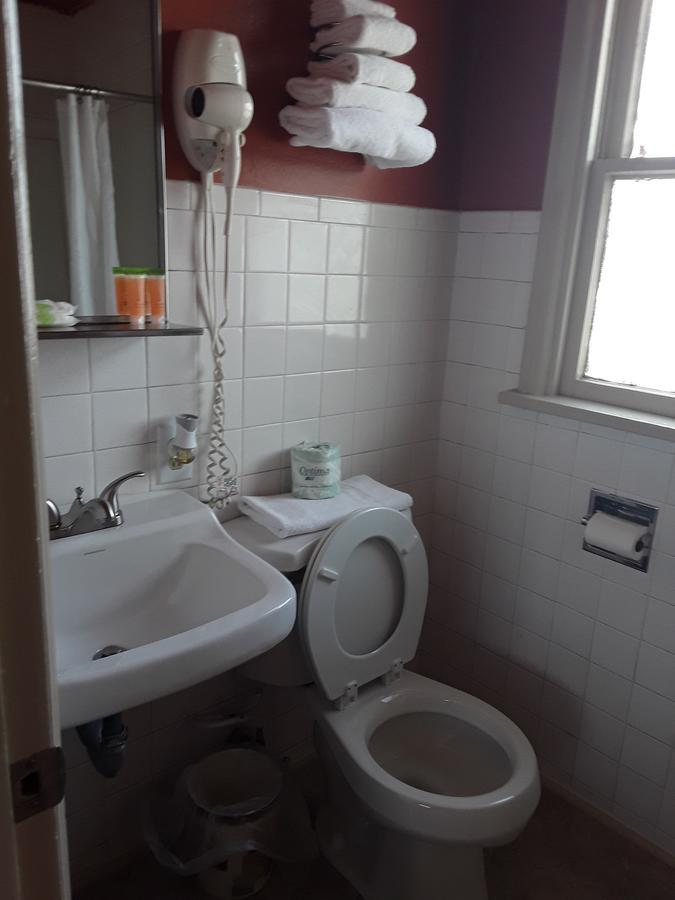 Eddy'S Motel Butte Zewnętrze zdjęcie